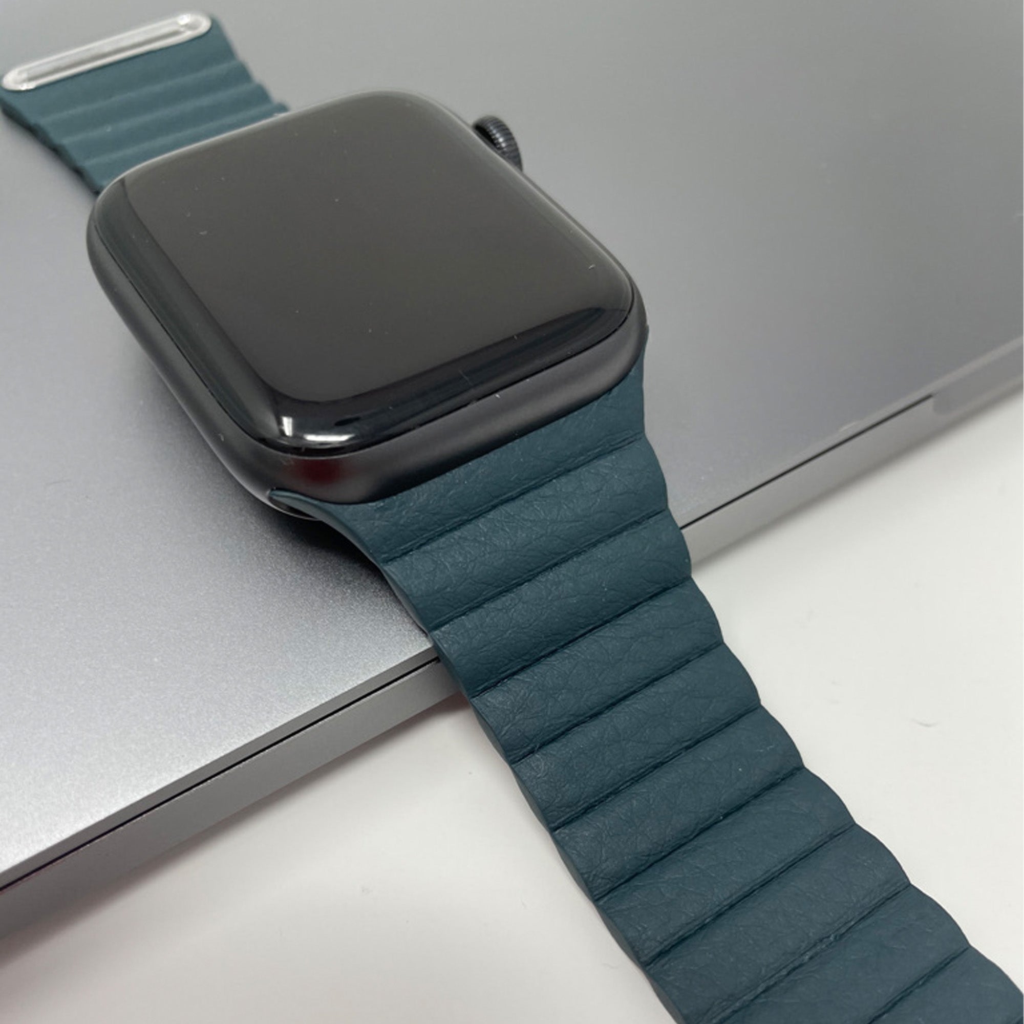 Forest Green Genuine Leather Magnetic Loop for Apple Watch    Accessories Gifts UK